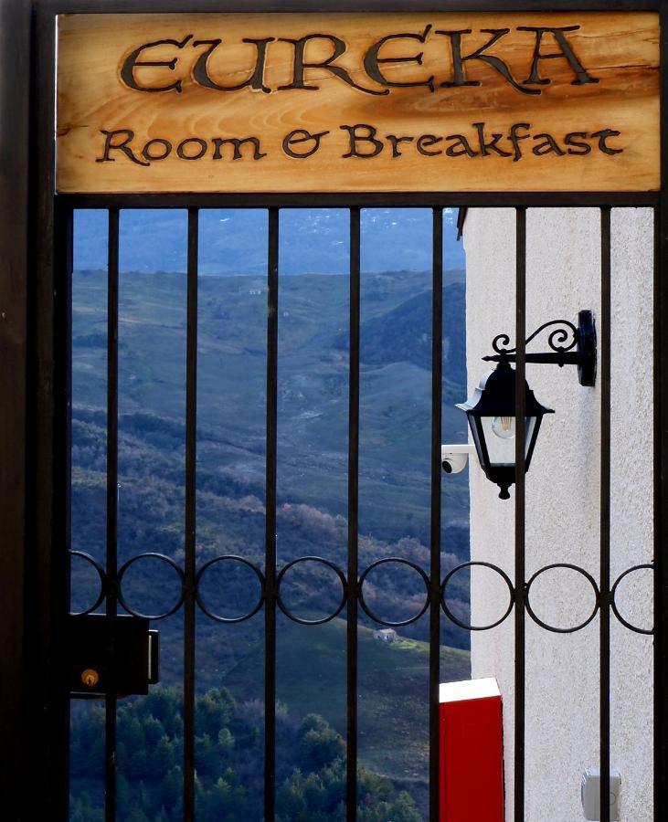 Eureka Room & Breakfast Pietrapertosa Bagian luar foto